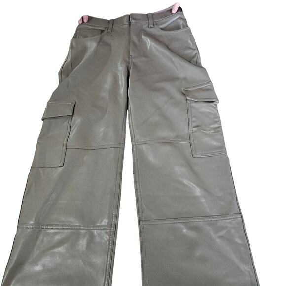 Abercrombie Faux Leather 90's Relaxed Jean High Rise Pants Size 28/6 Small Cargo - Picture 3 of 9